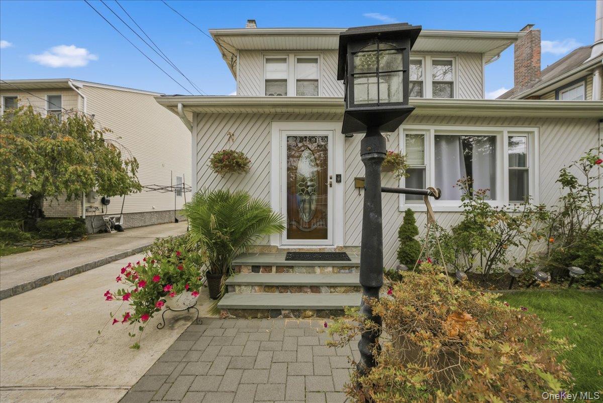 Single Family Franklin  Nassau County, NY 11563, MLS-935082-4