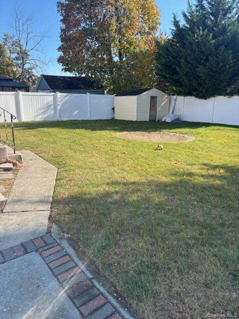 Single Family Greenwich Nassau County, NY 11575, MLS-935086-5