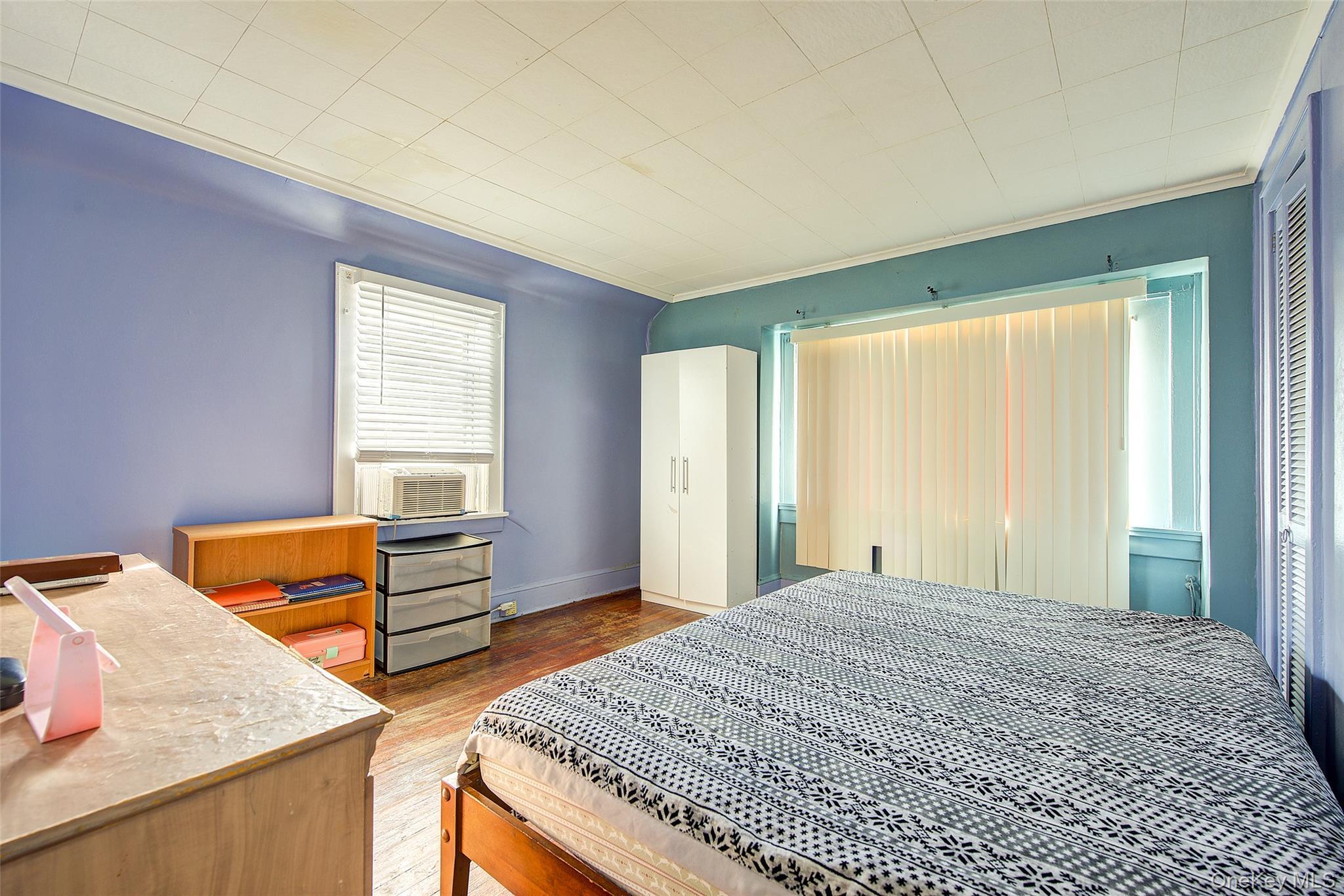 Single Family 218 Queens, NY 11428, MLS-935087-17