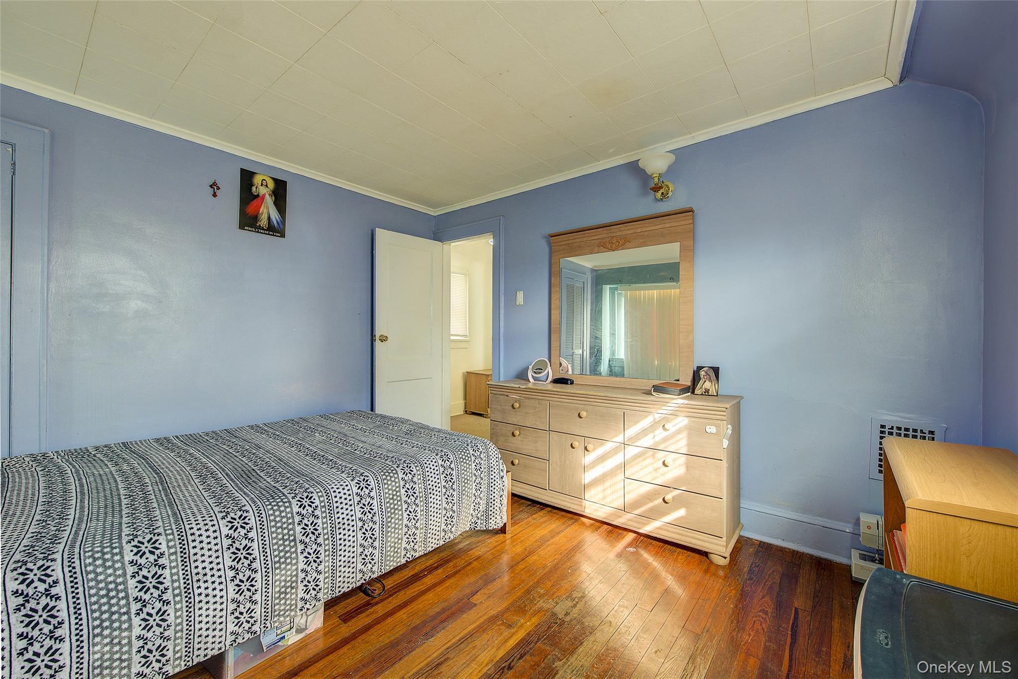 Single Family 218 Queens, NY 11428, MLS-935087-18