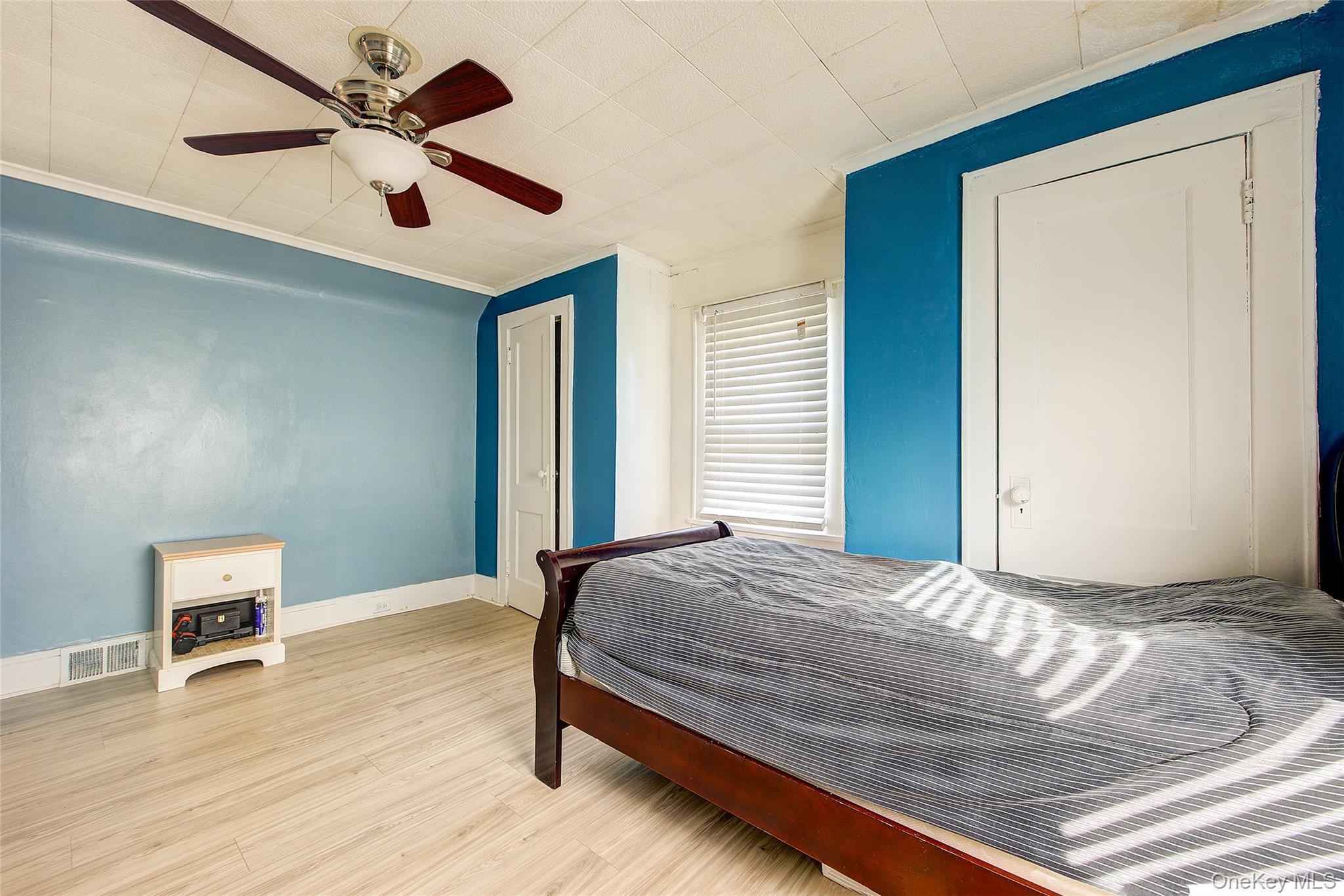 Single Family 218 Queens, NY 11428, MLS-935087-25