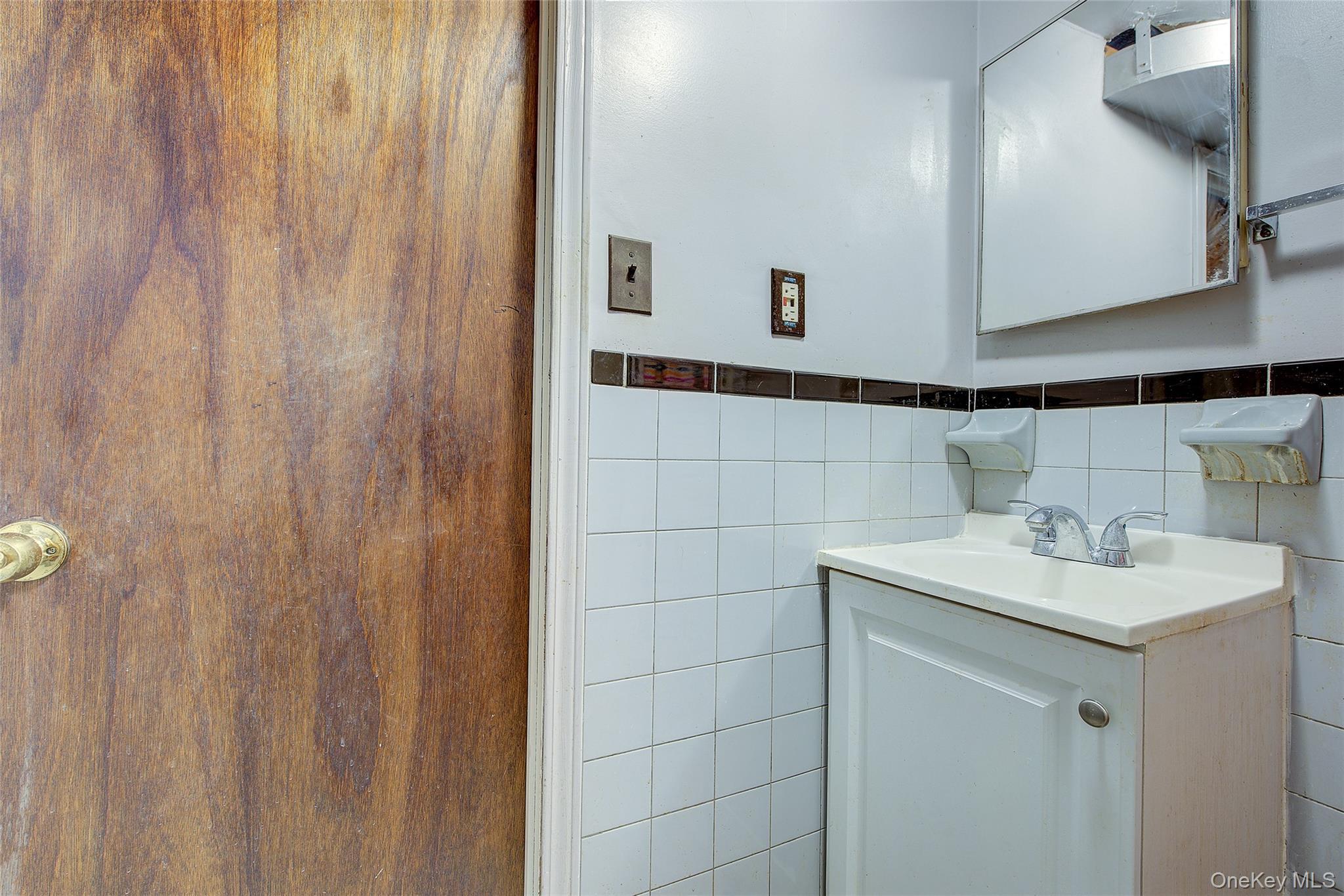 Single Family 218 Queens, NY 11428, MLS-935087-37