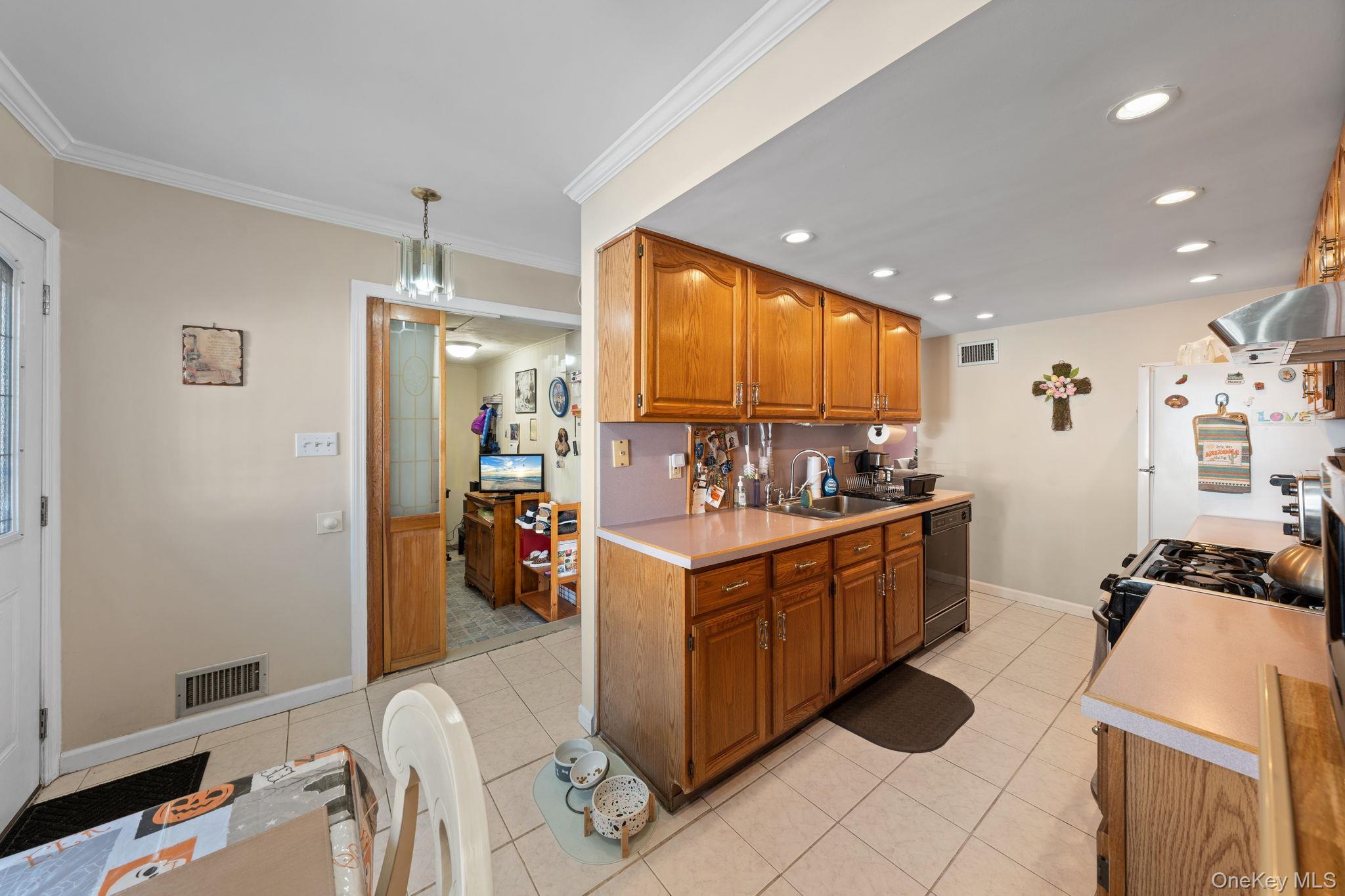 Single Family Dover Green  Staten Island, NY 10213, MLS-935119-5