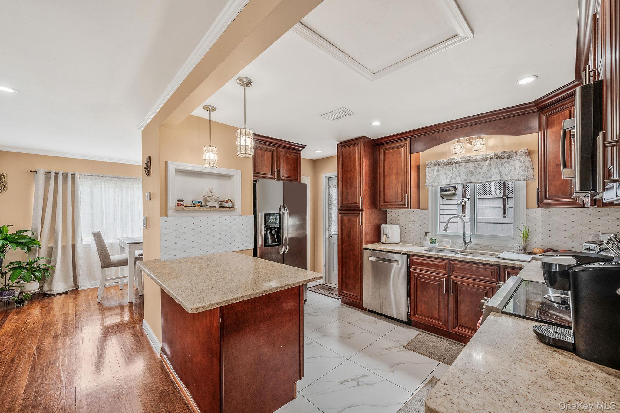 Single Family Willets Nassau County, NY 11791, MLS-935153-16