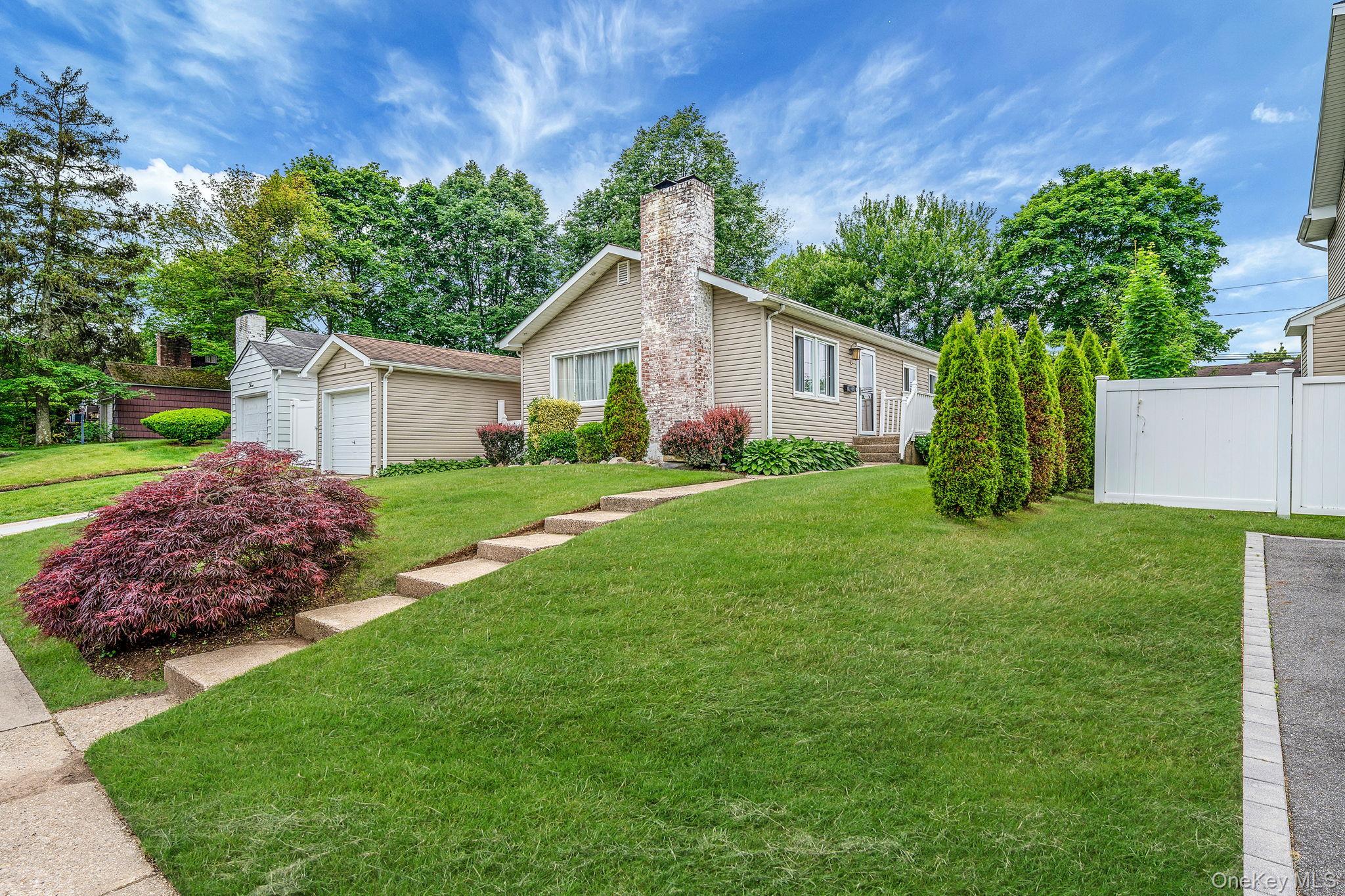 Single Family Willets Nassau County, NY 11791, MLS-935153-2