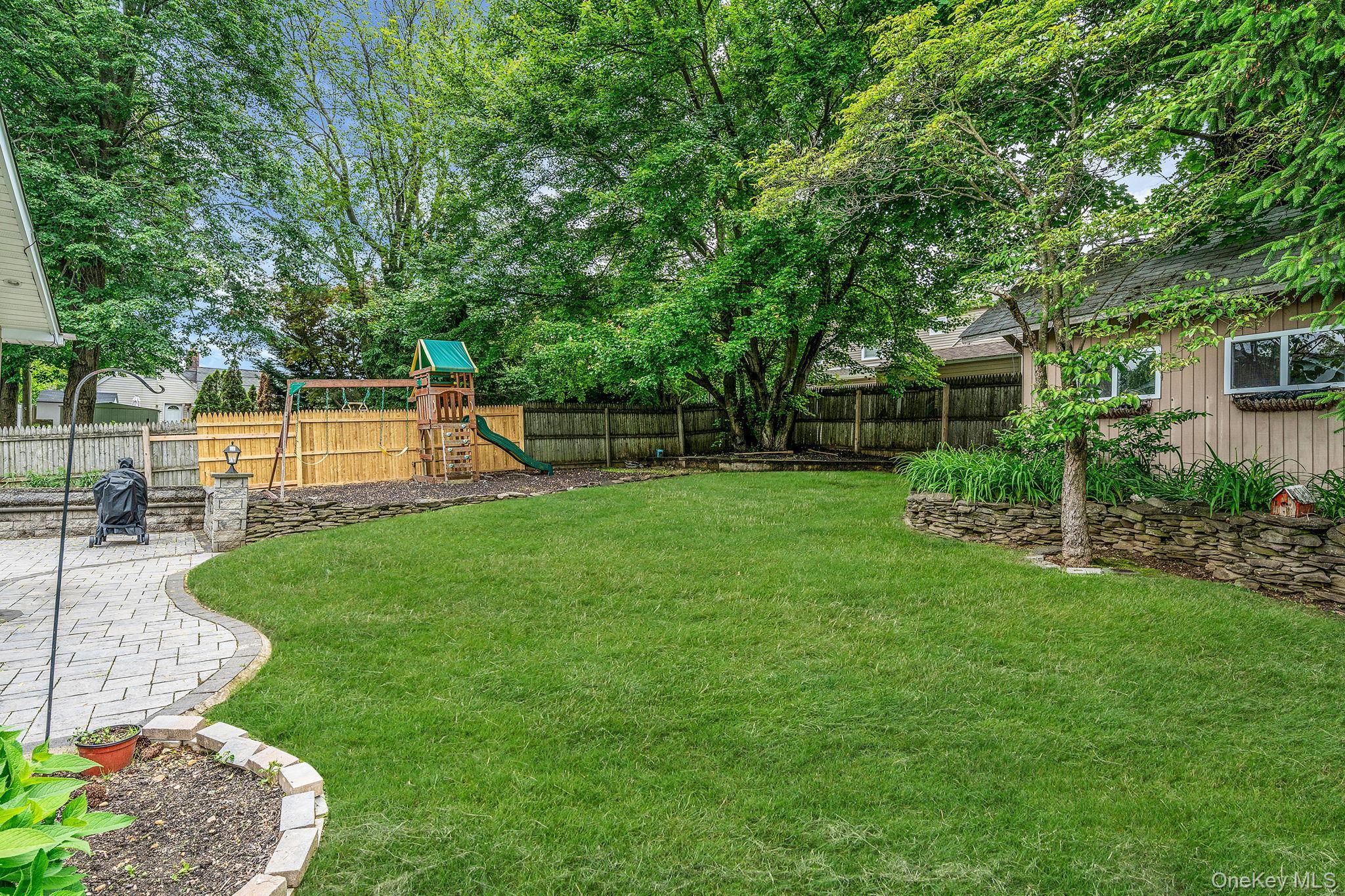 Single Family Willets Nassau County, NY 11791, MLS-935153-9