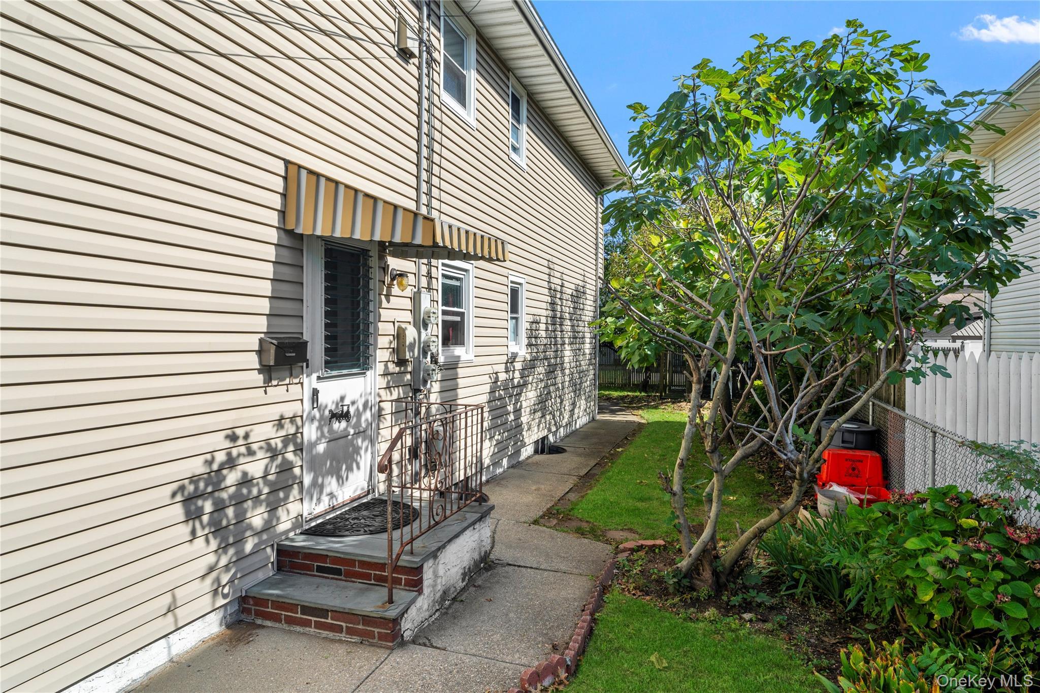 Single Family Madison  Nassau County, NY 11010, MLS-935165-23