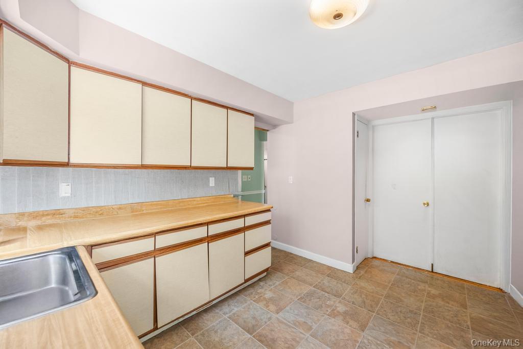 Single Family Cooks  Suffolk County, NY 11977, MLS-935189-22