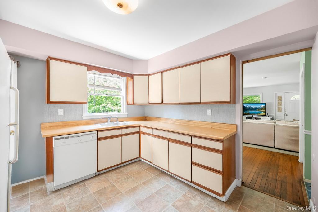 Single Family Cooks  Suffolk County, NY 11977, MLS-935189-23