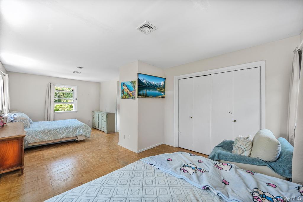 Single Family Cooks  Suffolk County, NY 11977, MLS-935189-31