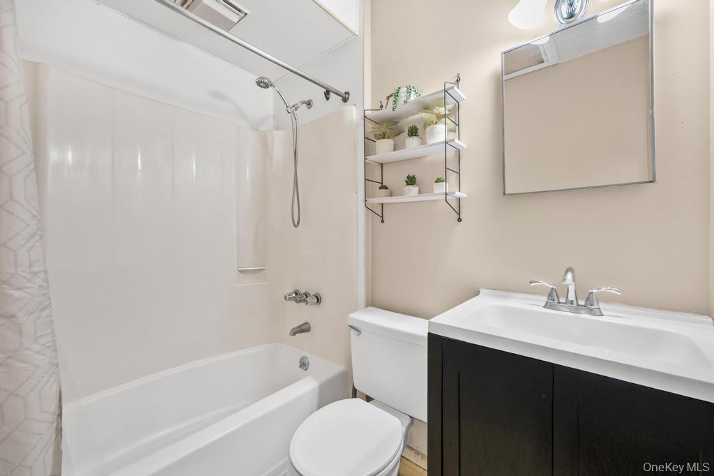 Single Family Cooks  Suffolk County, NY 11977, MLS-935189-33