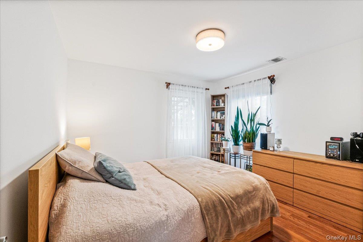 Single Family Express Suffolk County, NY 11779, MLS-935218-11