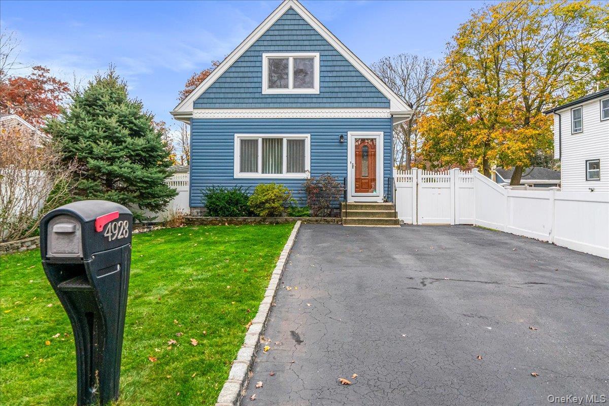 Single Family Express Suffolk County, NY 11779, MLS-935218-2