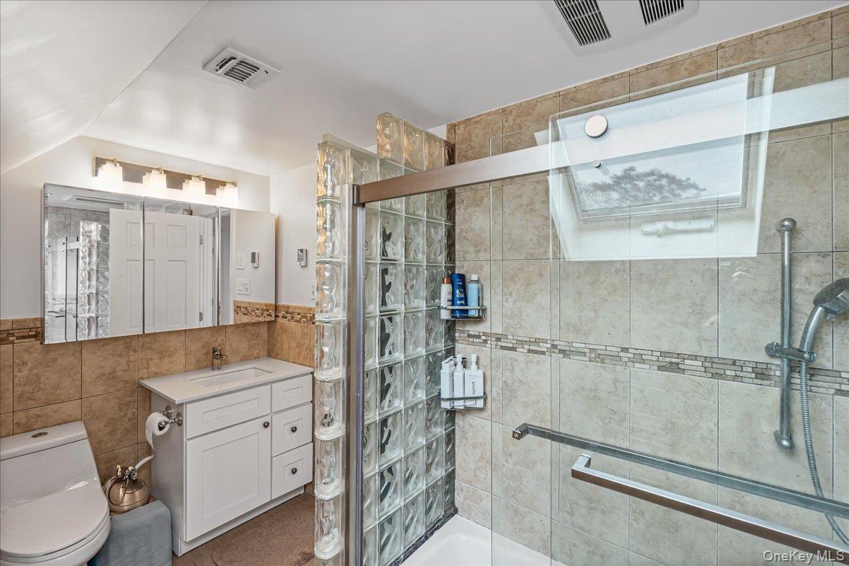 Single Family Express Suffolk County, NY 11779, MLS-935218-21