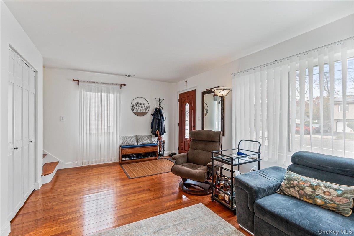 Single Family Express Suffolk County, NY 11779, MLS-935218-3