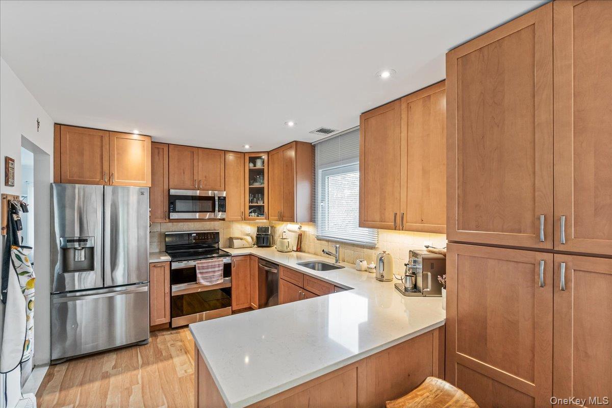 Single Family Express Suffolk County, NY 11779, MLS-935218-8