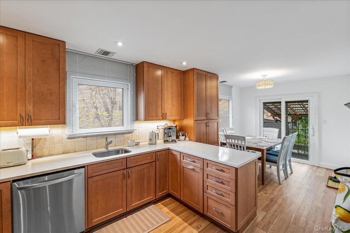 Single Family Express Suffolk County, NY 11779, MLS-935218-9