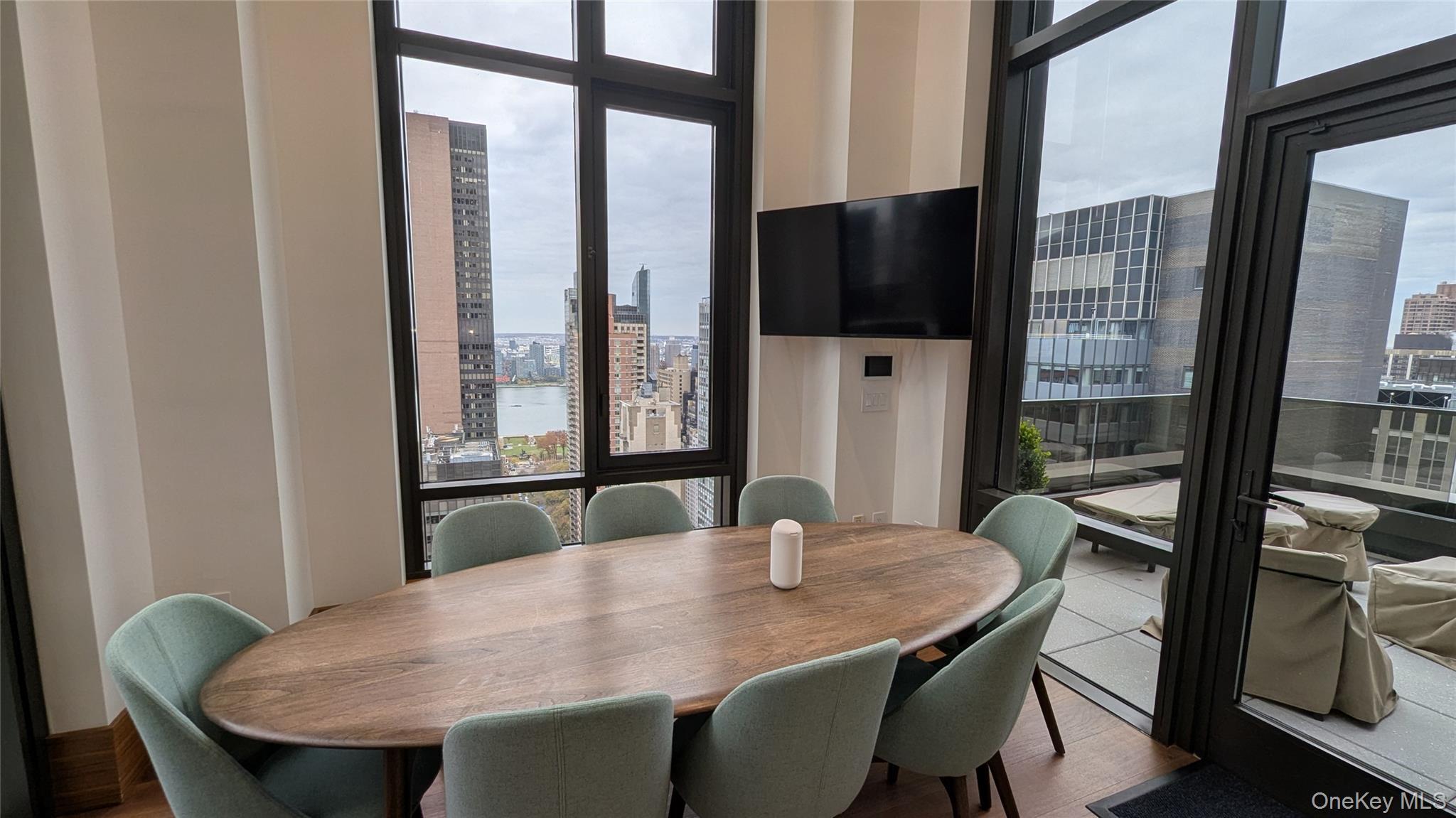 Apartment 47th  Manhattan, NY 10017, MLS-935222-14