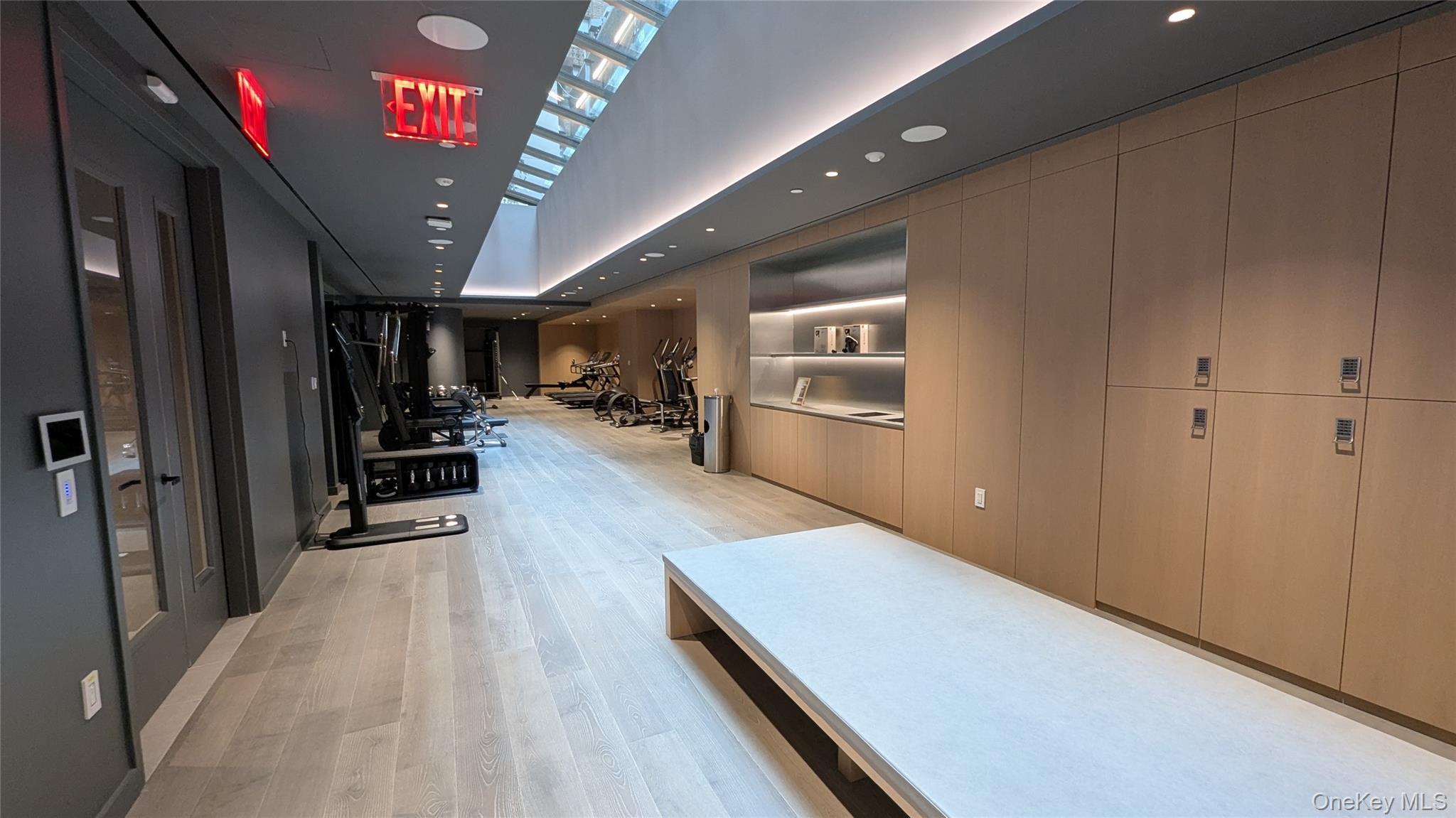 Apartment 47th  Manhattan, NY 10017, MLS-935222-19