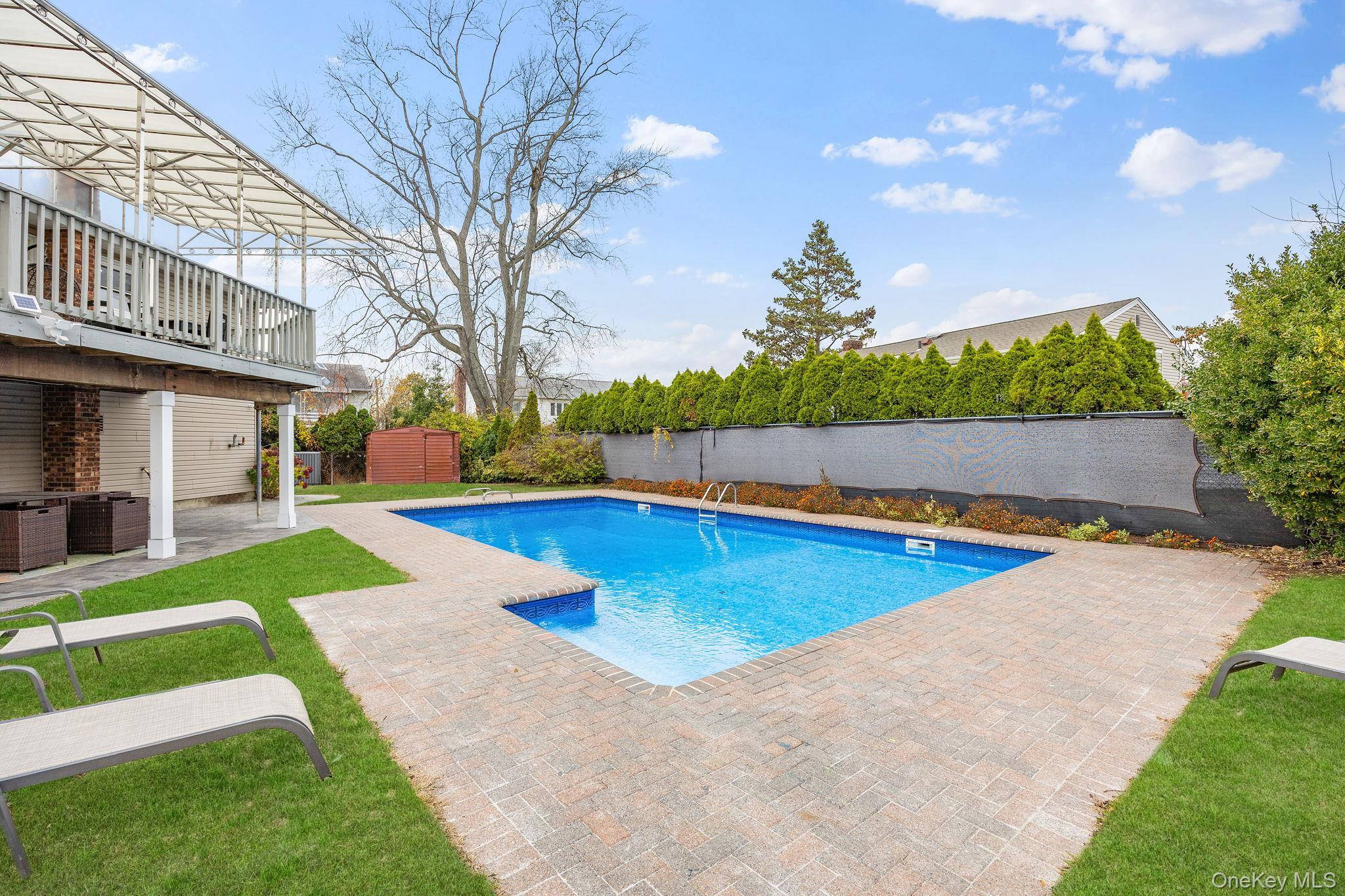 Single Family Hilton Nassau County, NY 11801, MLS-935247-17