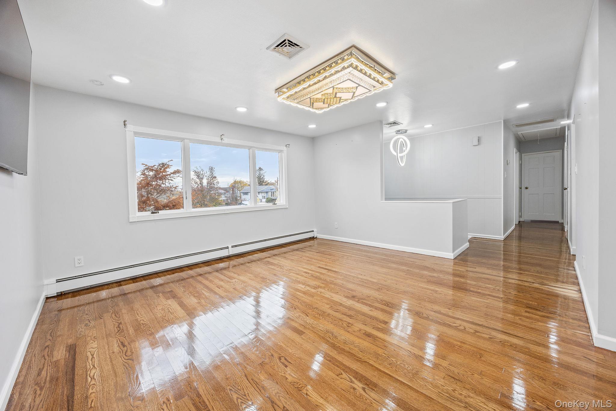 Single Family Hilton Nassau County, NY 11801, MLS-935247-4