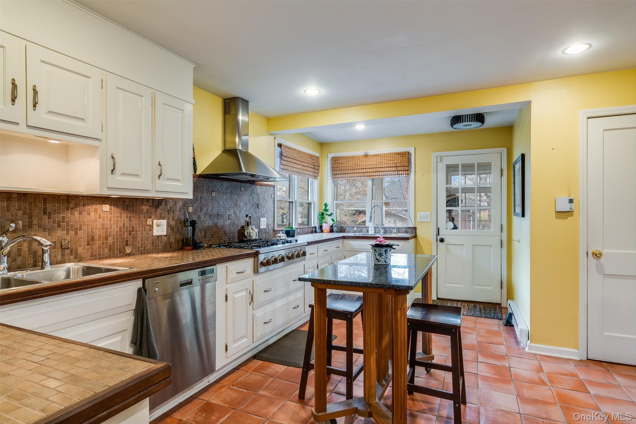 Single Family Albany  Ulster County, NY 12401, MLS-935251-22