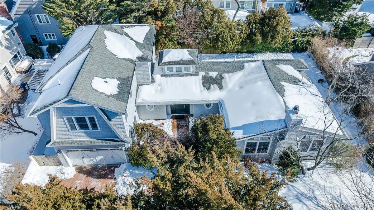 Single Family Dutchess Boulevard  Nassau County, NY 11509, MLS-935252-34