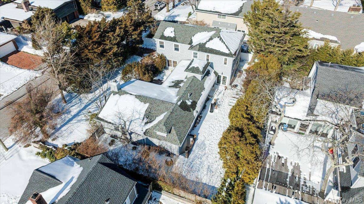 Single Family Dutchess Boulevard  Nassau County, NY 11509, MLS-935252-37
