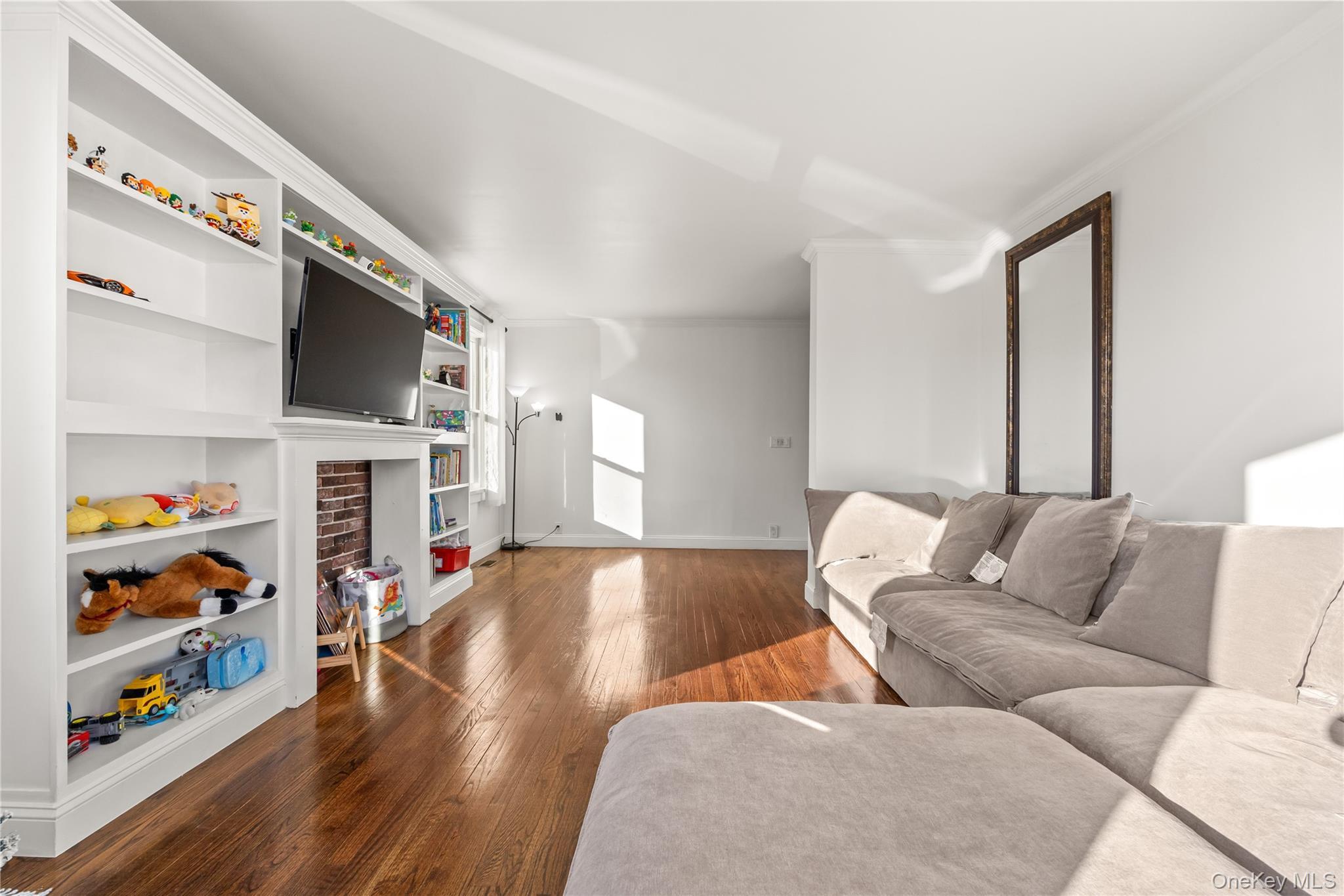 Single Family Hillside Nassau County, NY 11545, MLS-935284-12