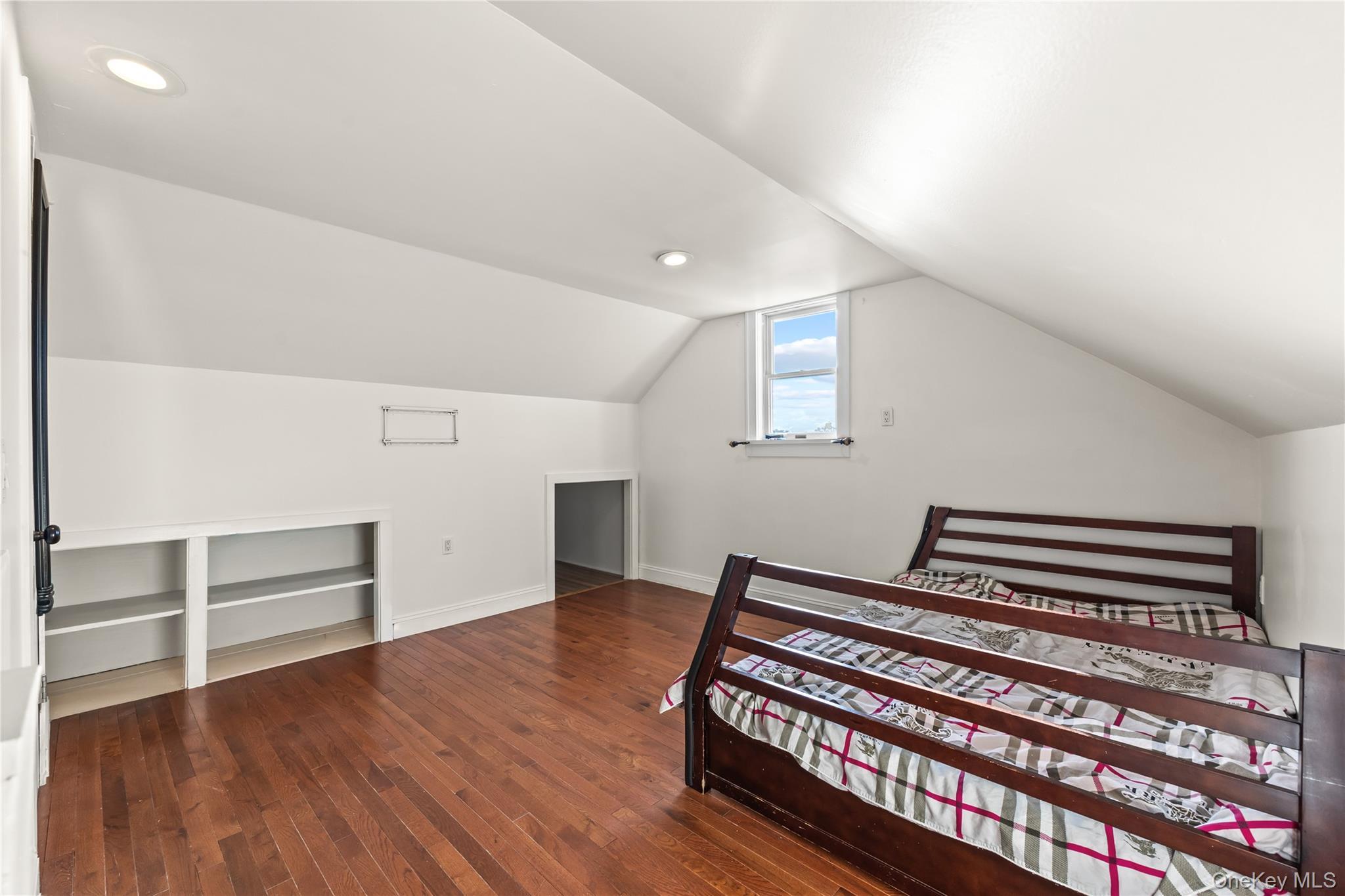 Single Family Hillside Nassau County, NY 11545, MLS-935284-17