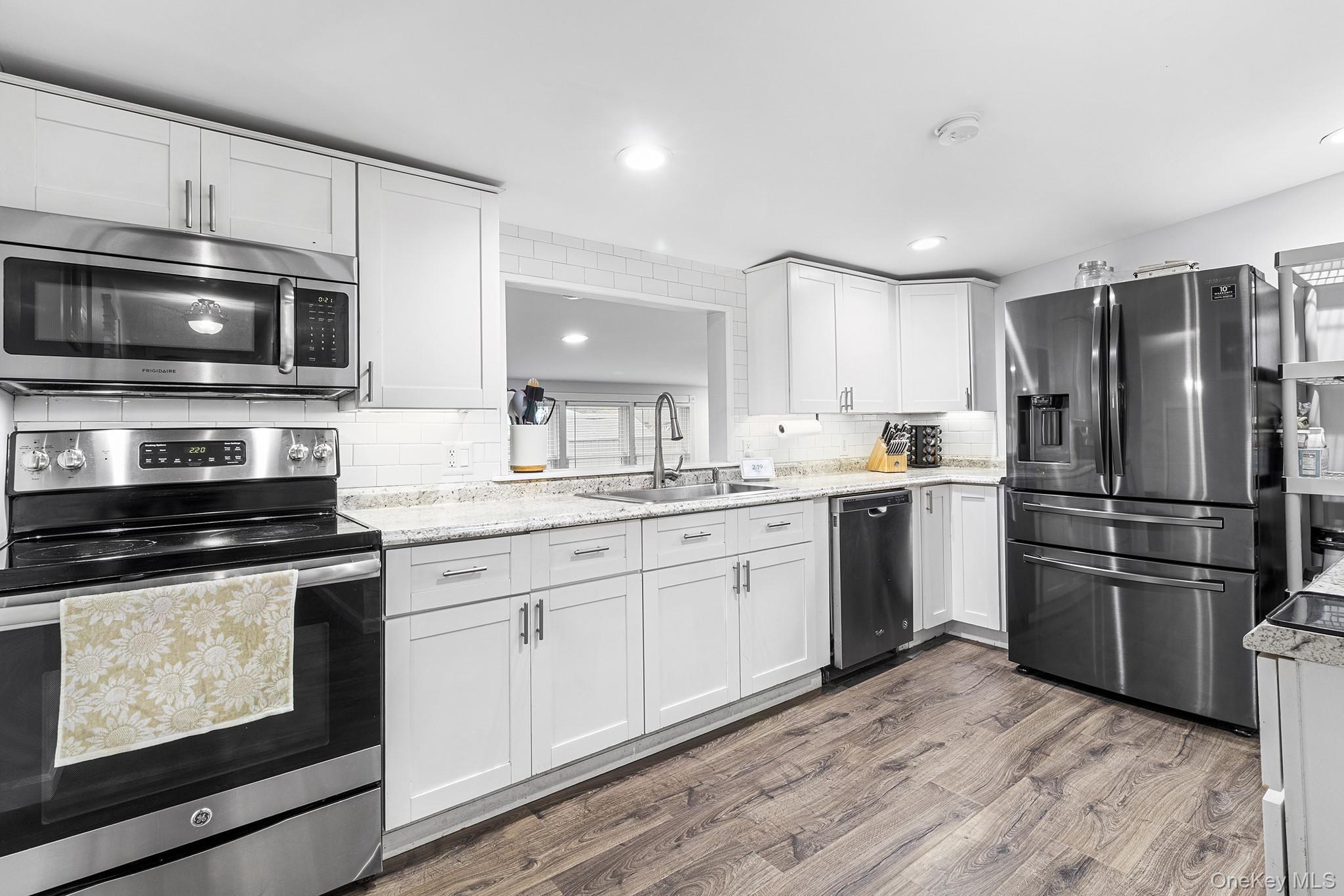 Single Family Neighborhood  Suffolk County, NY 11951, MLS-935338-11