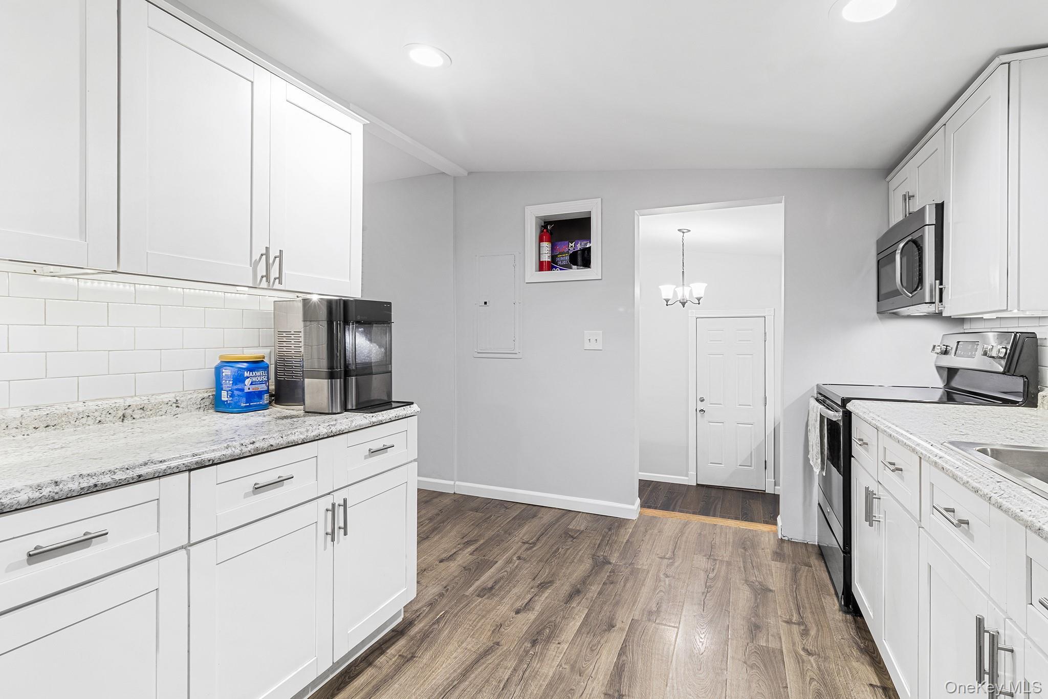 Single Family Neighborhood  Suffolk County, NY 11951, MLS-935338-12