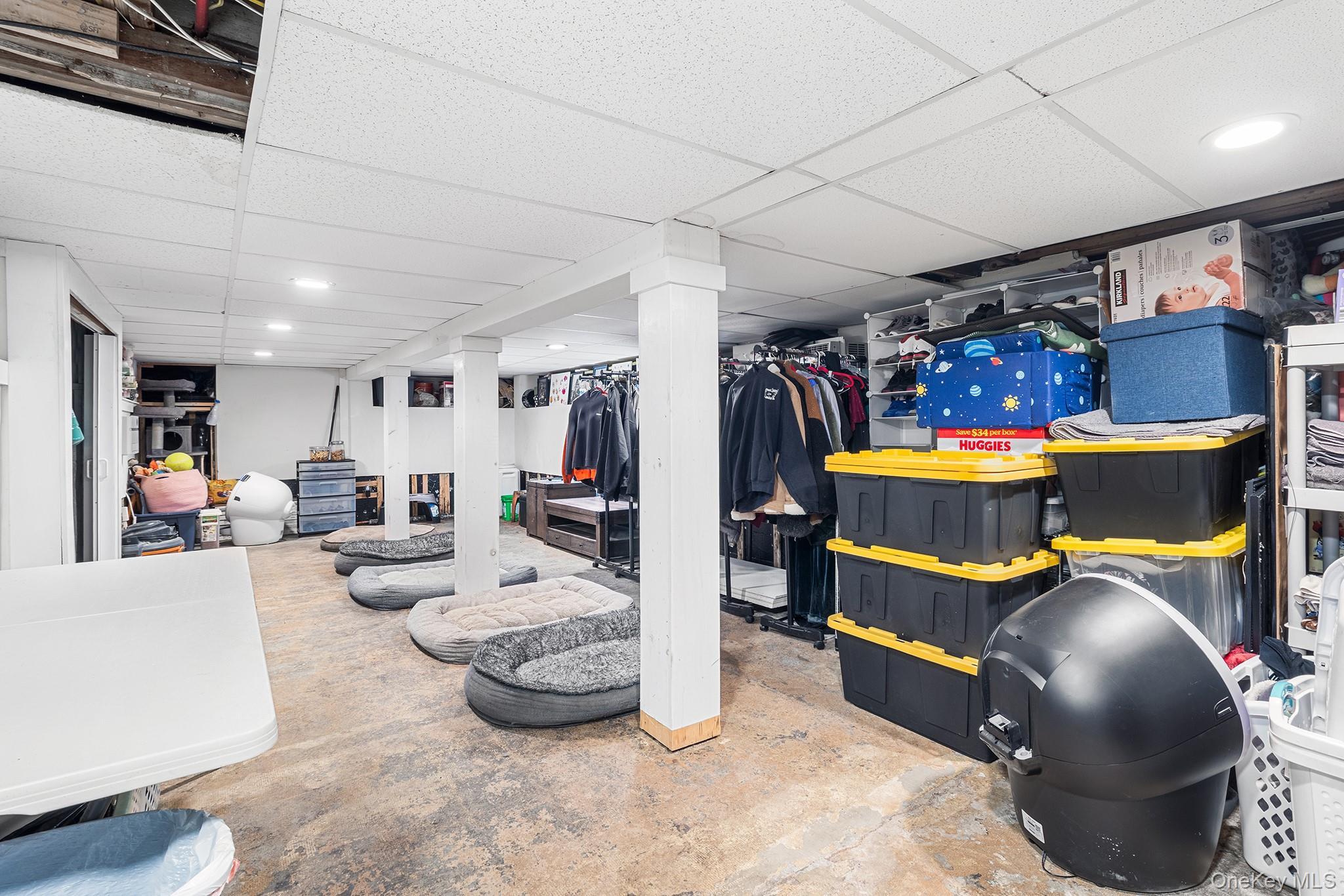 Single Family Neighborhood  Suffolk County, NY 11951, MLS-935338-17