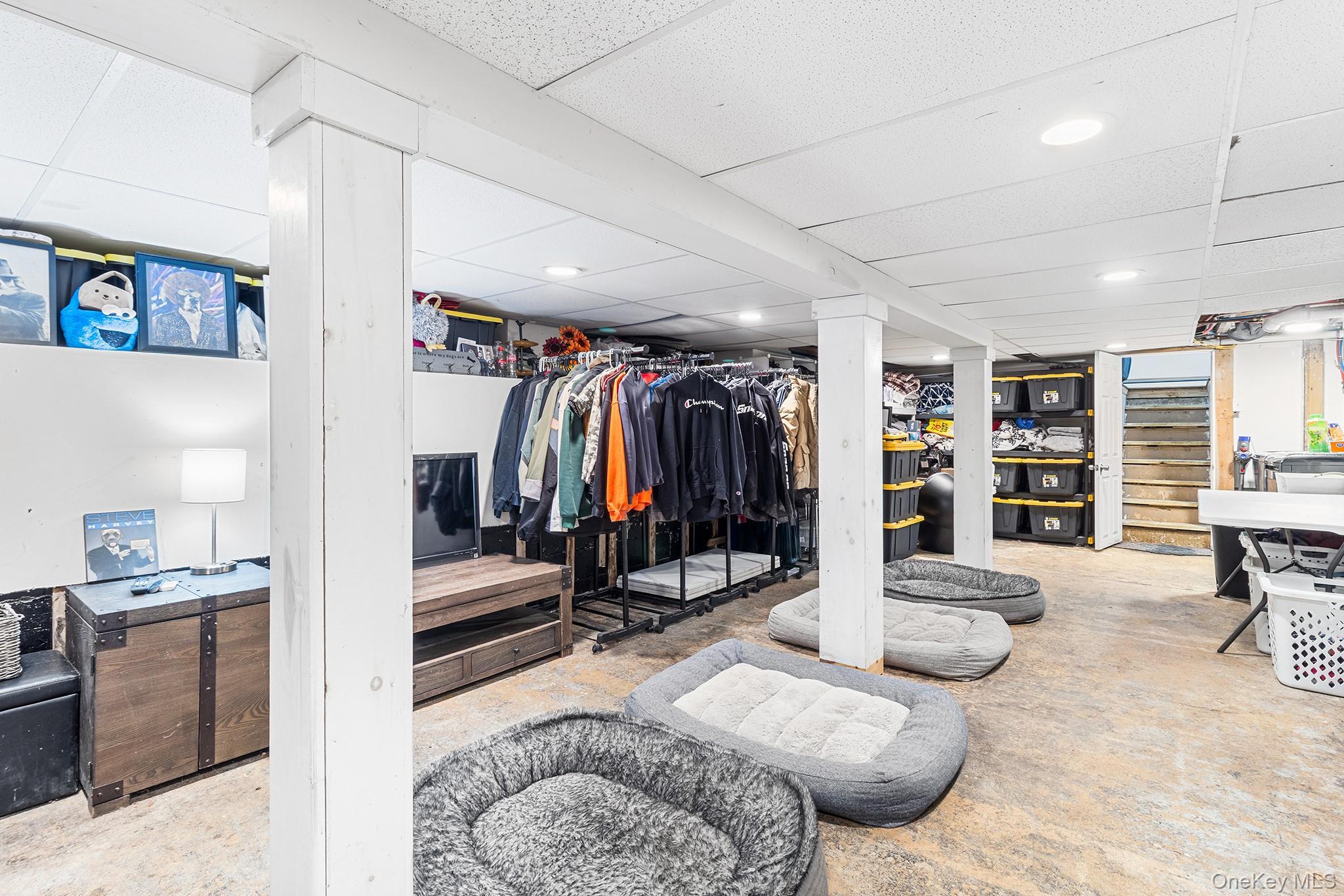 Single Family Neighborhood  Suffolk County, NY 11951, MLS-935338-18