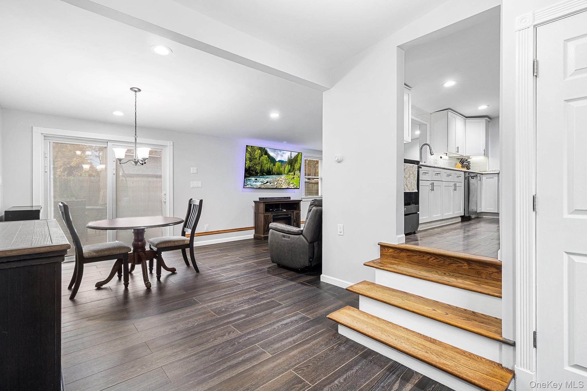 Single Family Neighborhood  Suffolk County, NY 11951, MLS-935338-3