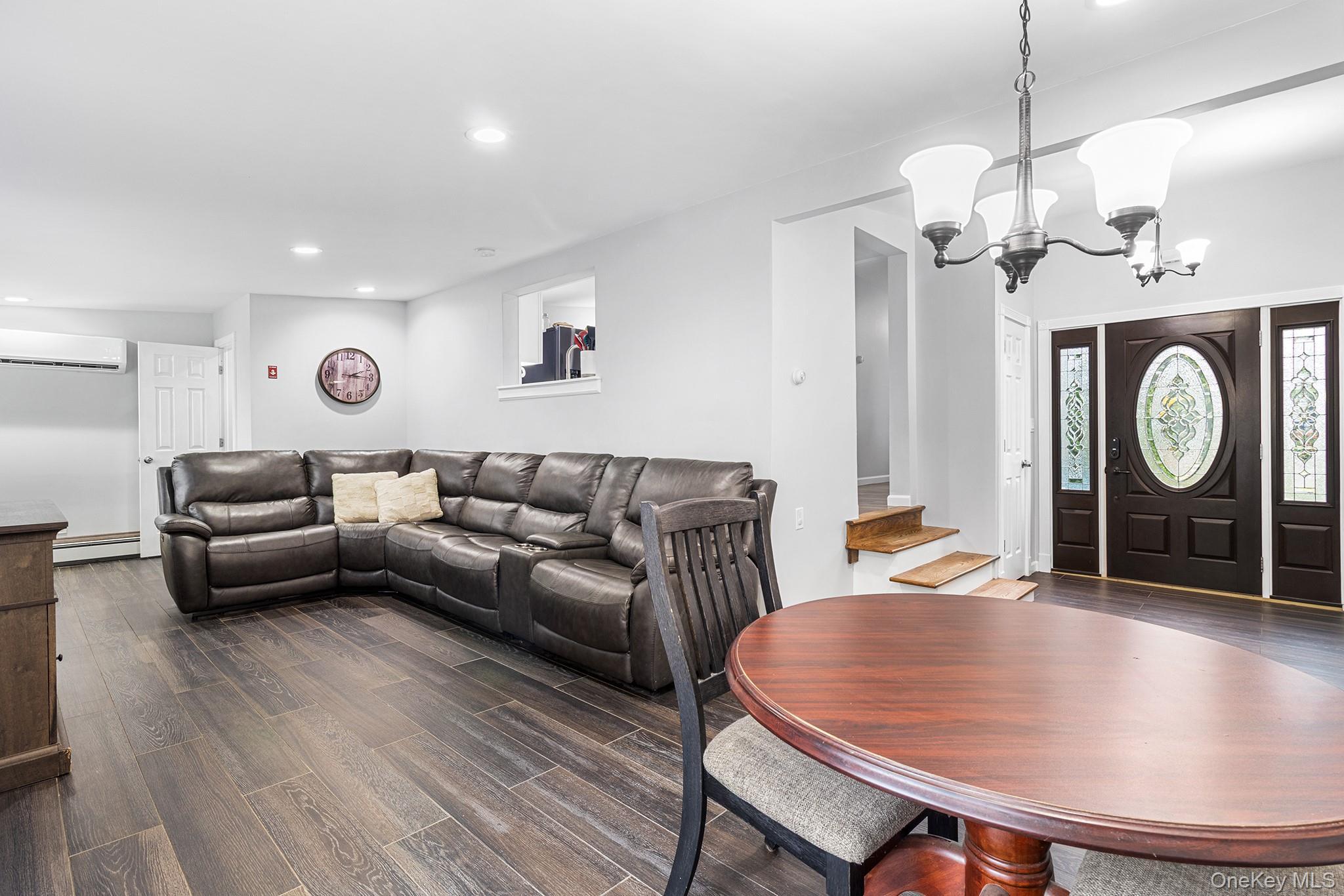 Single Family Neighborhood  Suffolk County, NY 11951, MLS-935338-5