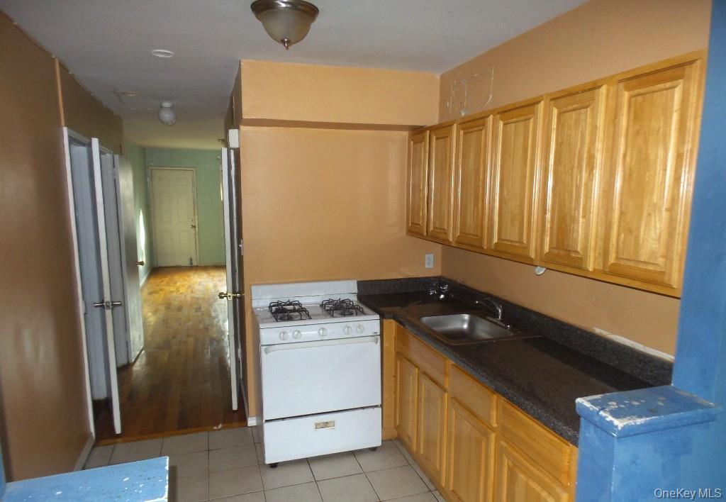 Single Family East 99  Brooklyn, NY 11236, MLS-935340-9