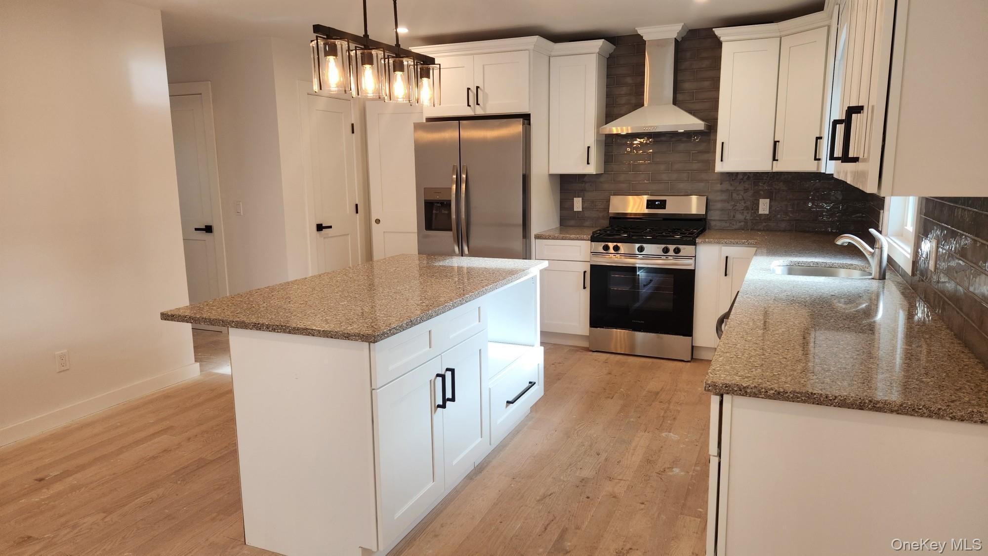 Single Family Kingsland  Suffolk County, NY 11967, MLS-935373-6