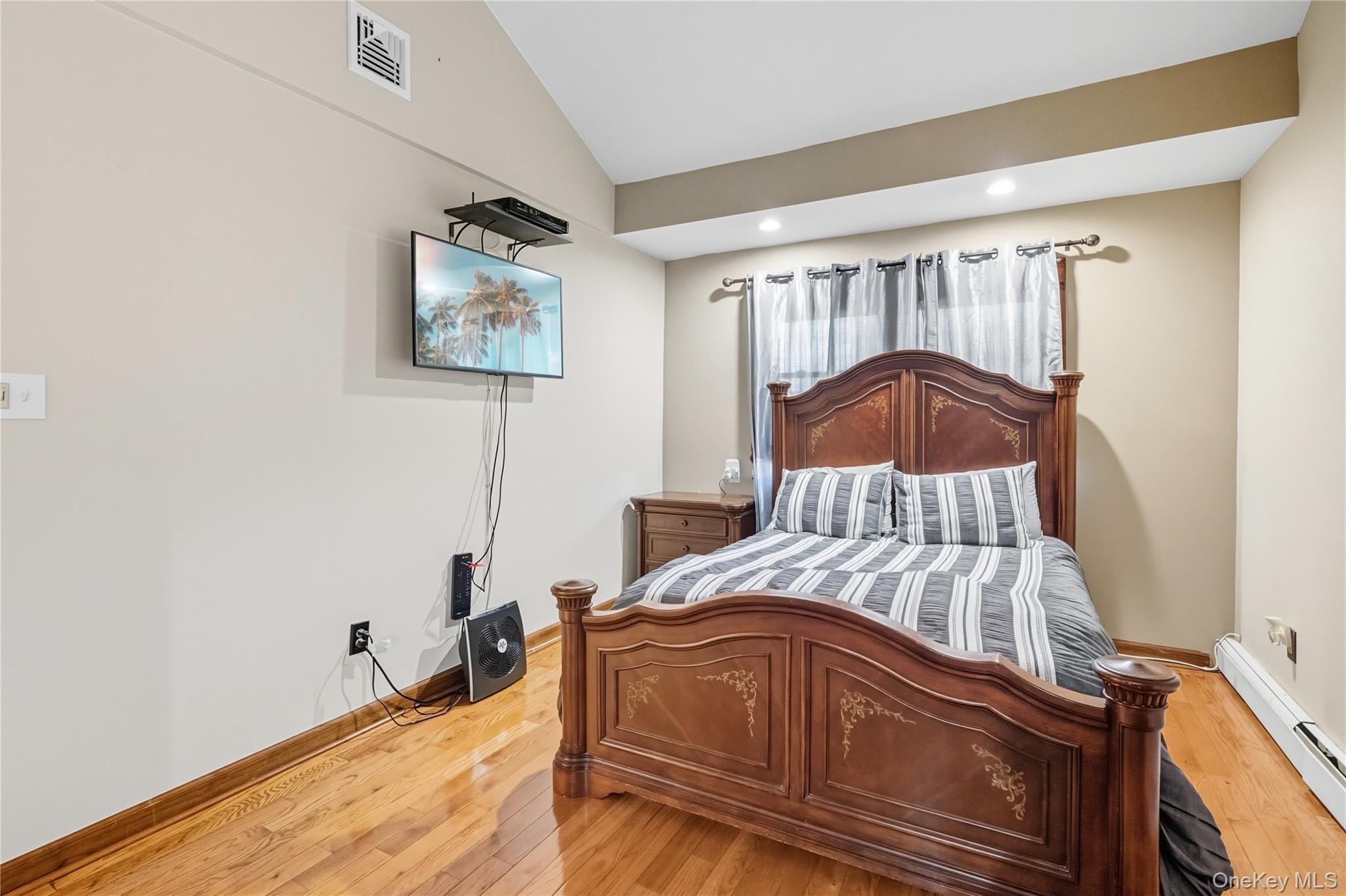 Single Family 5th  Nassau County, NY 11714, MLS-935446-15