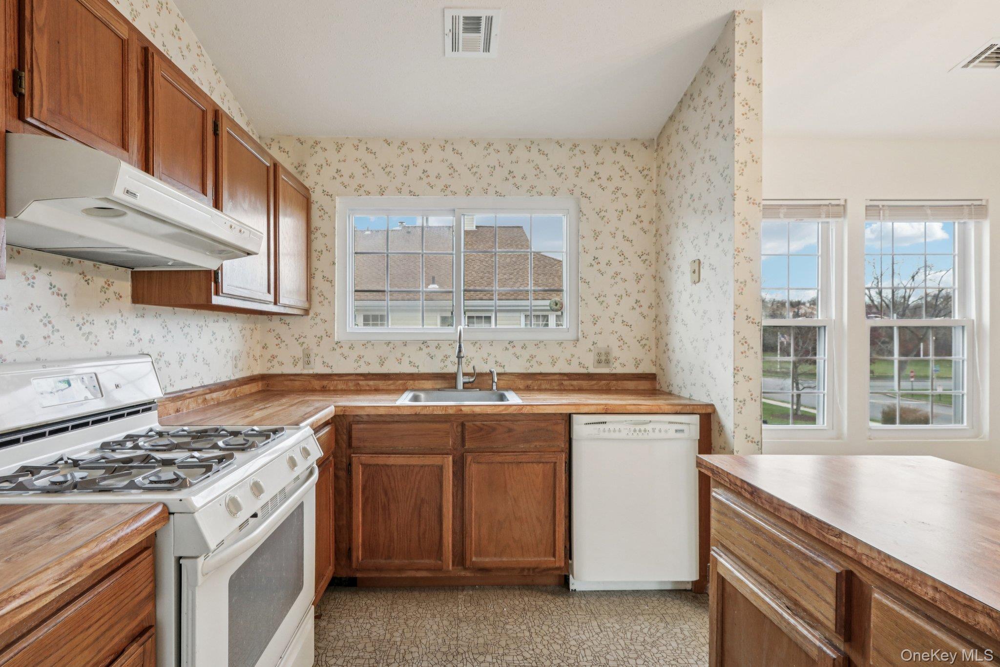 Condo Whispering  Orange County, NY 10918, MLS-935471-13