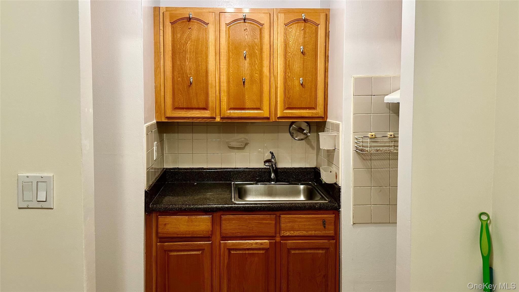 Coop 129 St  Queens, NY 11415, MLS-935474-6