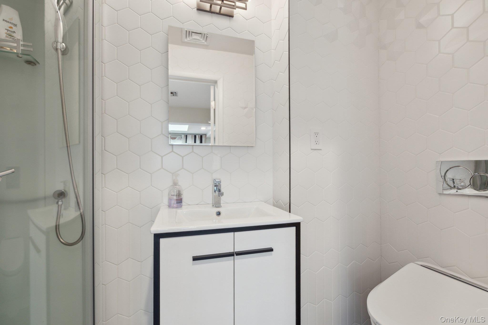 Single Family Harbor Nassau County, NY 11557, MLS-935519-10