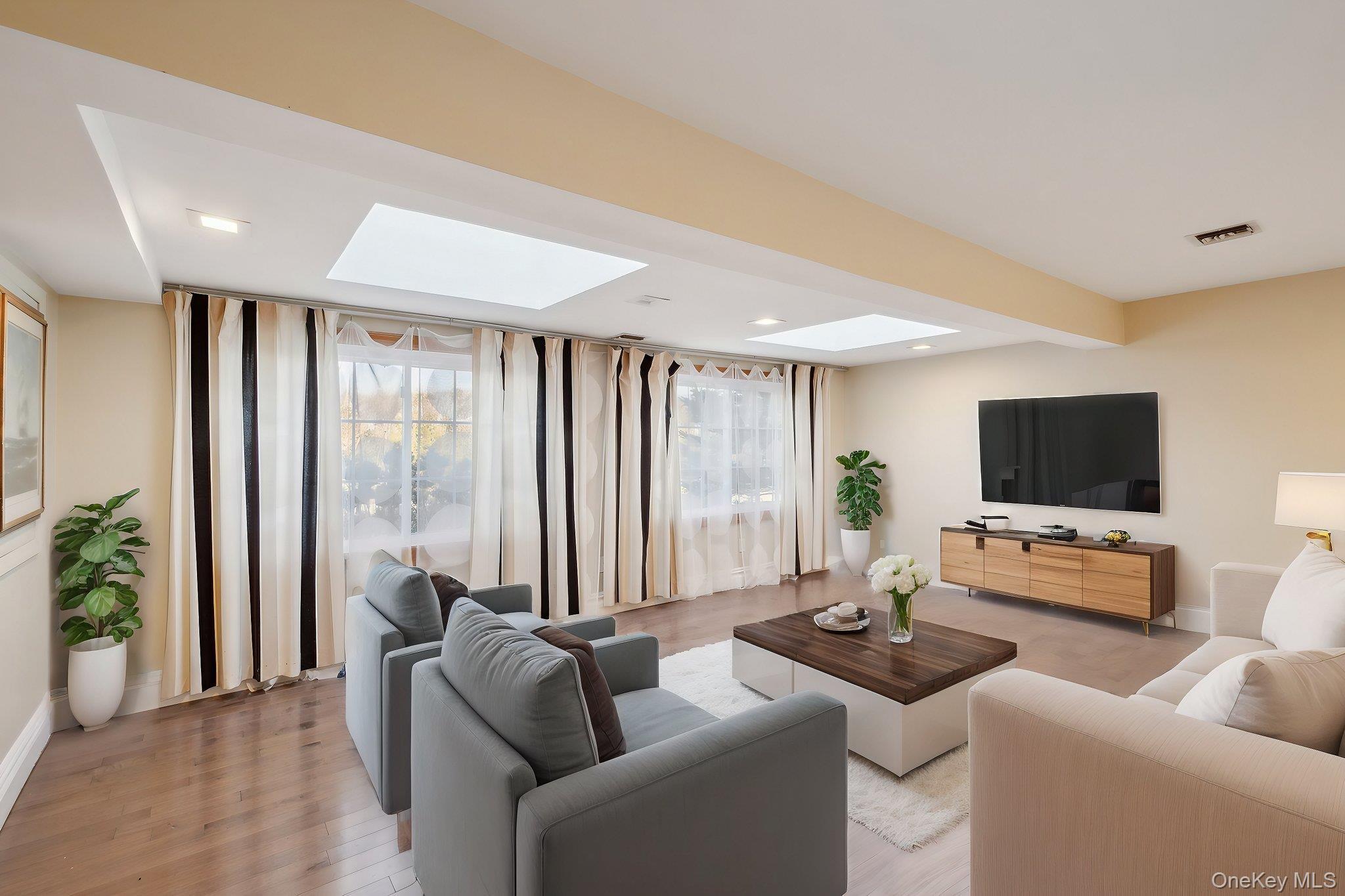 Single Family Harbor Nassau County, NY 11557, MLS-935519-5