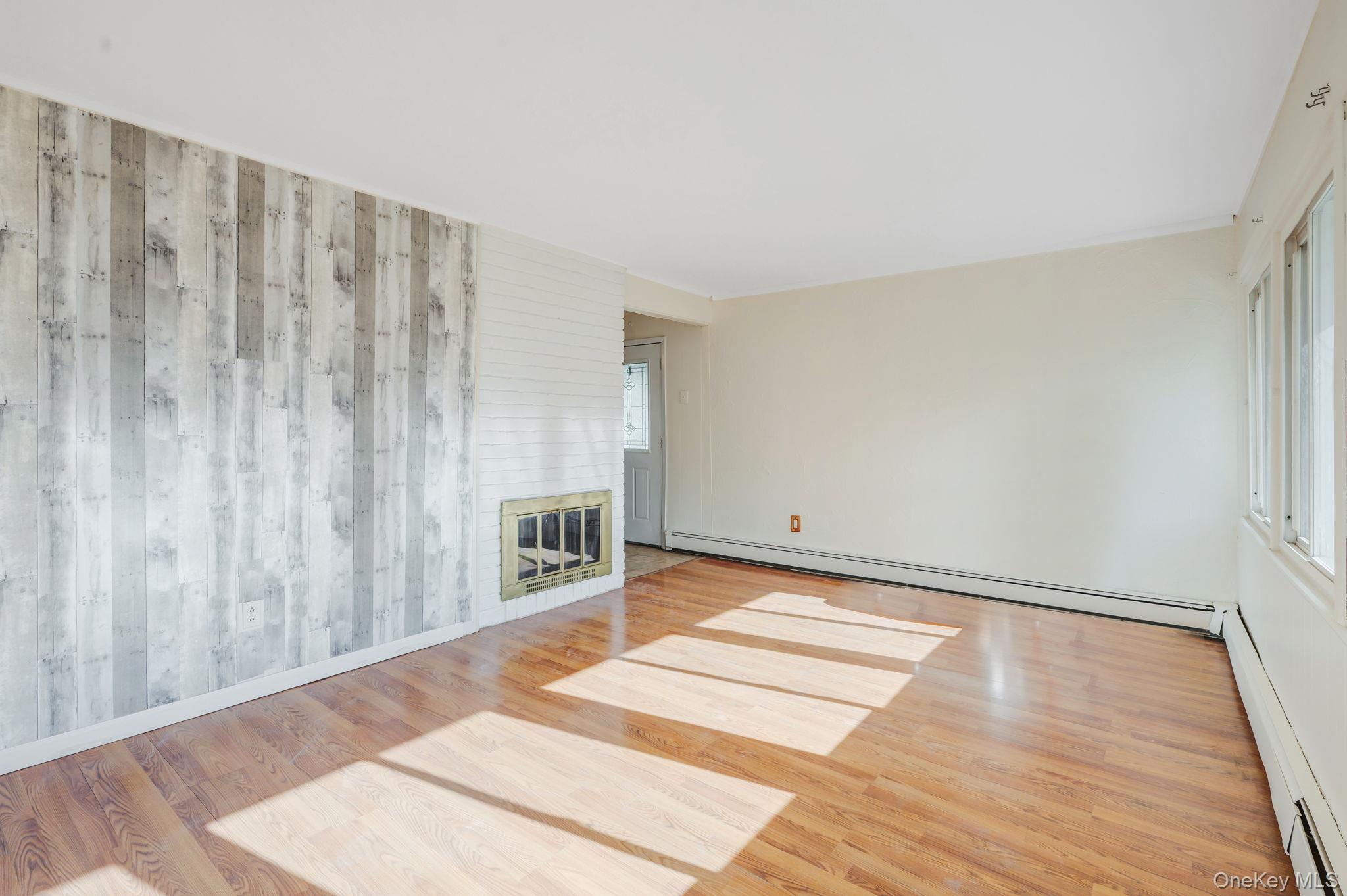 Single Family Blacksmith Nassau County, NY 11756, MLS-935546-7