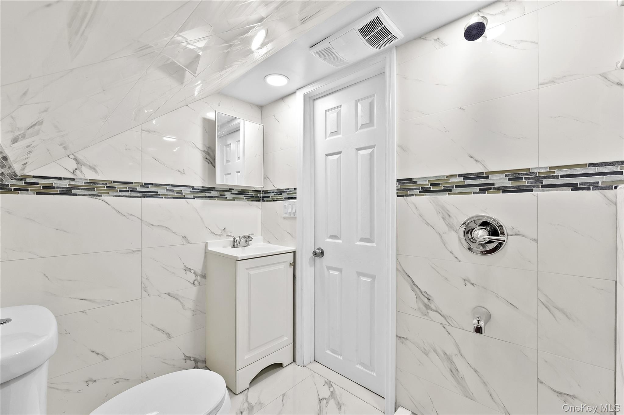 Single Family Hutchinson  Westchester County, NY 10552, MLS-935548-24