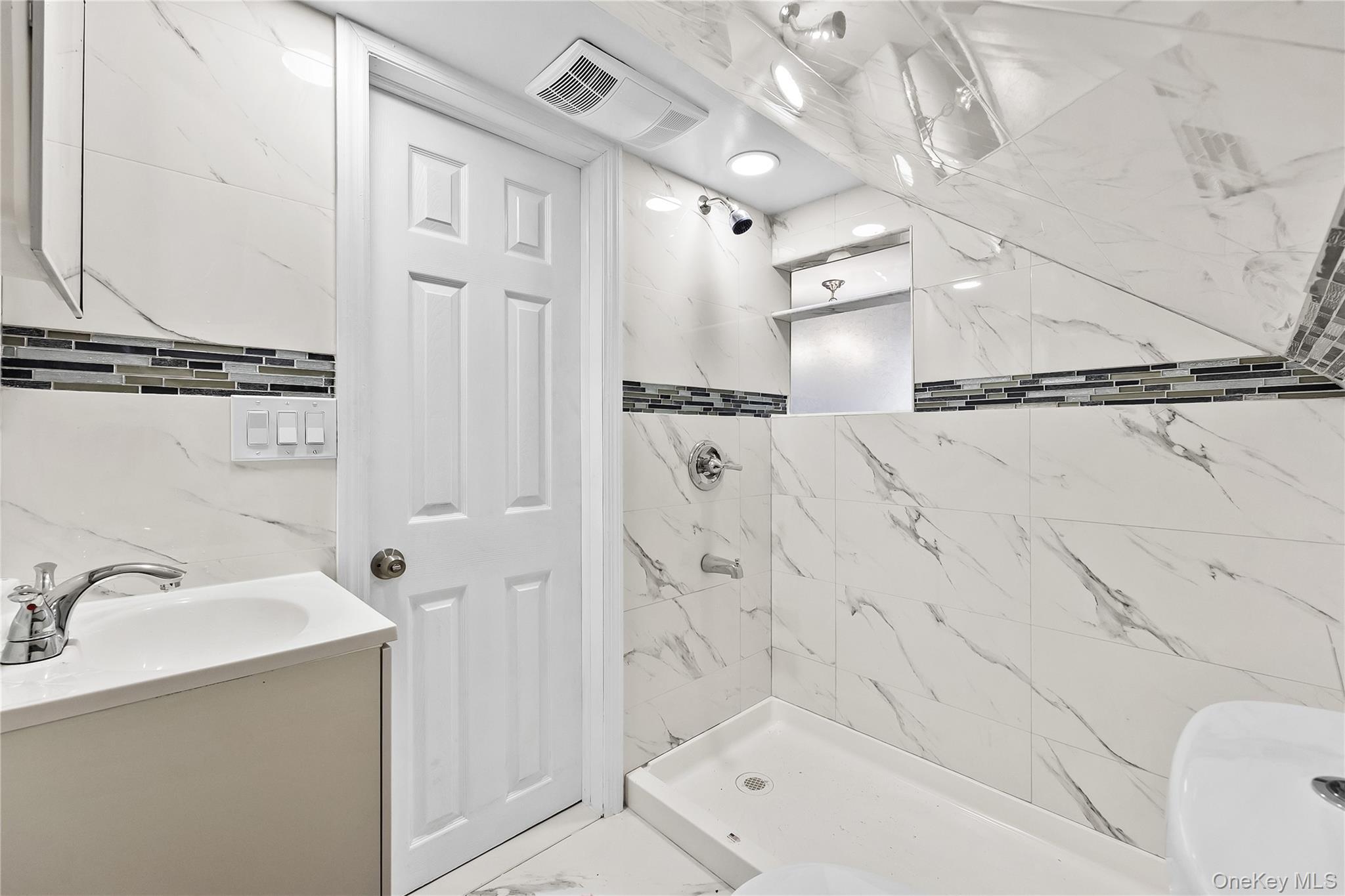 Single Family Hutchinson  Westchester County, NY 10552, MLS-935548-25