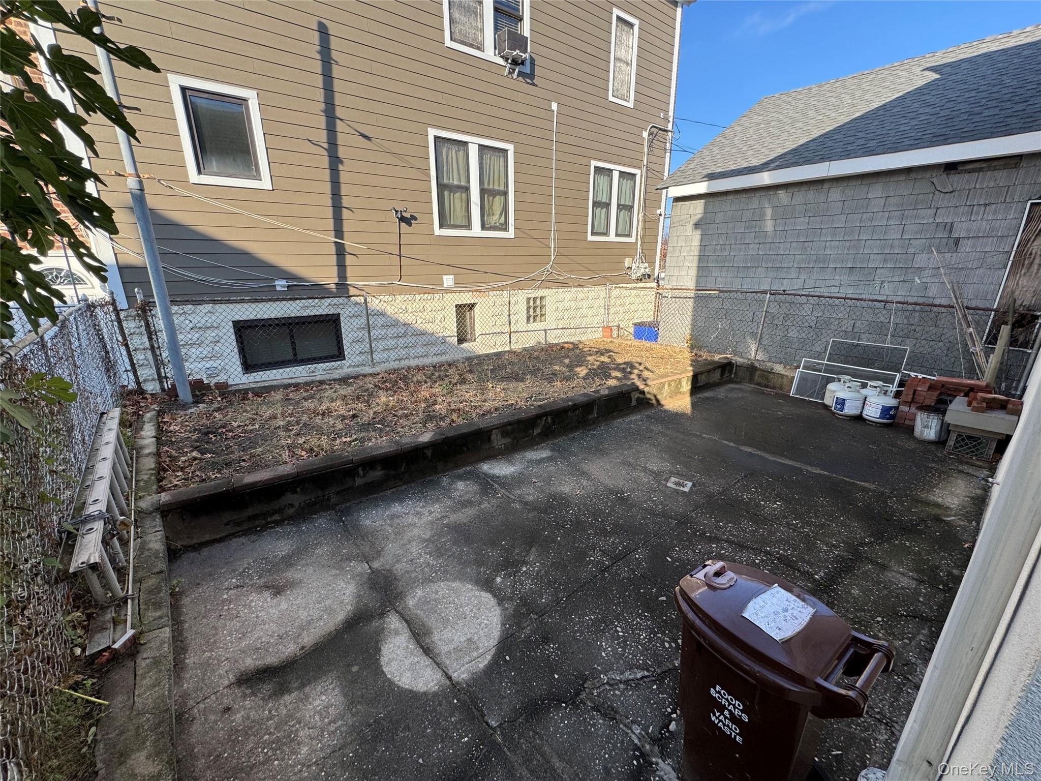 Single Family Waterbury  Bronx, NY 10461, MLS-935563-7