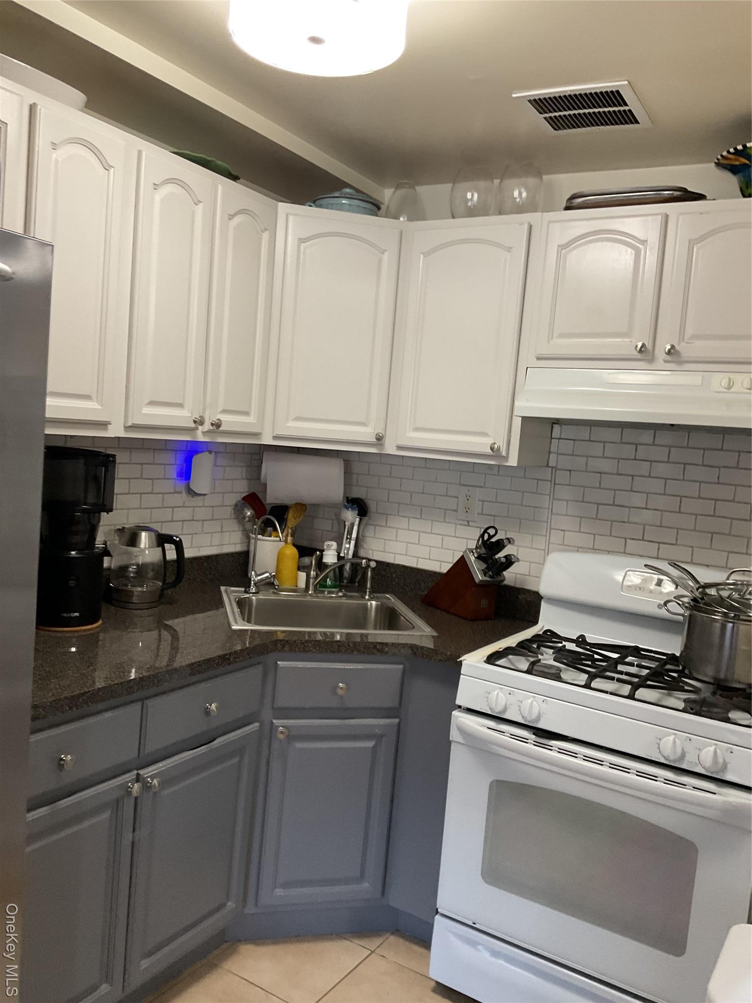 Single Family Beach 29th Queens, NY 11691, MLS-935568-22