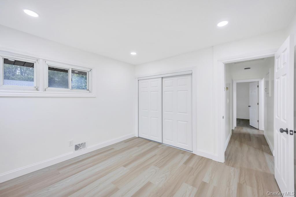 Single Family Claywood Suffolk County, NY 11717, MLS-935589-11