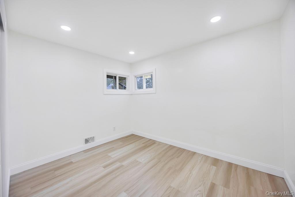 Single Family Claywood Suffolk County, NY 11717, MLS-935589-12